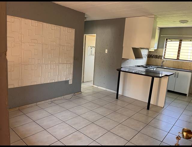 2 BEDROOM DUPLEX FOR SALE IN FLORIDA